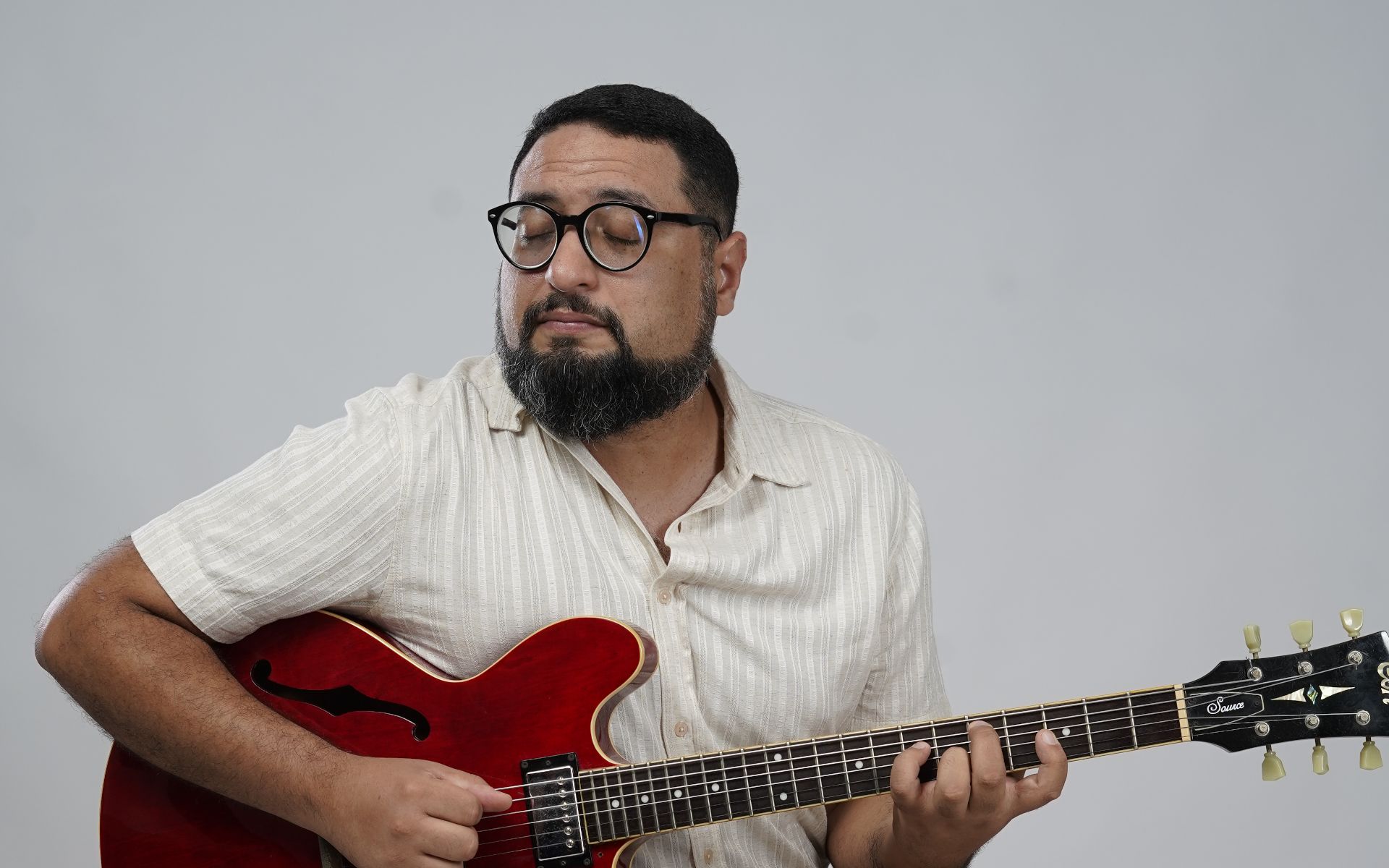 Liêve Ferreira guitarrista - biografia do especialista em guitarra nordestina, frevo e forró